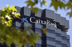 Η CaixaBank δεσμεύεται να διαθέσει 100 δισεκατομμύρια ευρώ για τη βιώσιμη χρηματοδότηση έως το 2027