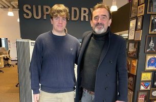 20χρονος συνεργάζεται με την Superdry σε ένα project βιωσιμότητας