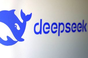 DeepSeek: H start-up που ξεκίνησε με κεφάλαιο €1,3 εκατ. και προκαλεί πονοκέφαλο στη Silicon Valley