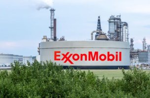 Η Exxon μηνύει την Kαλιφόρνια και περιβαλλοντικές ομάδες για την ανακύκλωση πλαστικών