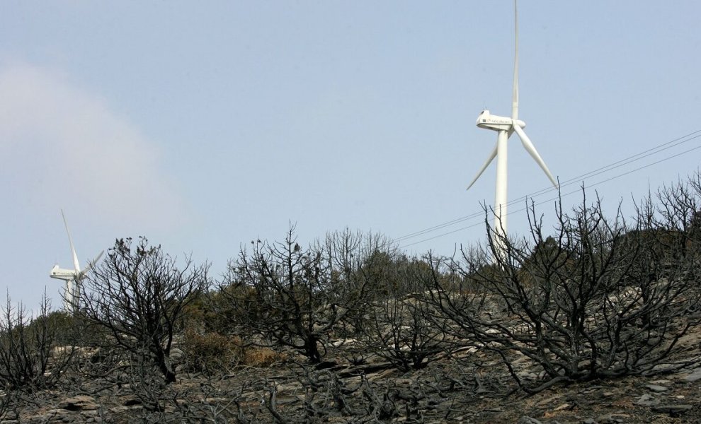 ΕΛΕΤΑΕΝ: Η συμβολή των αιολικών πάρκων στις πυρκαγιές